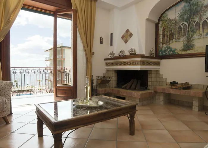 Panorama Host - Domus Amalfi Coast Apartment Maiori